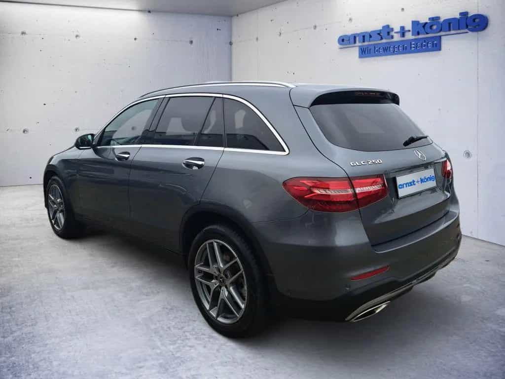 Mercedes-Benz GLC-Class 250 4Matic 9G-TRONIC AMG Line 06/2018-photo-3