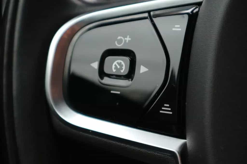 Volvo V60 Kombi B3 Aut. Momentum Pro .*AHK*XENIUM* 11/2020-photo-11