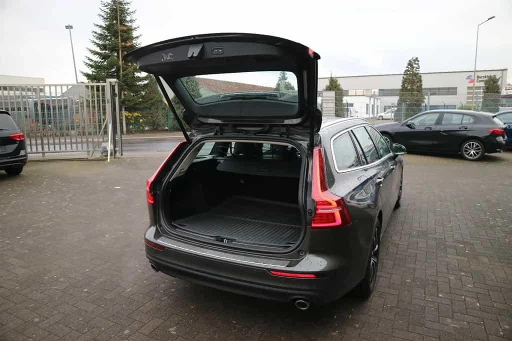 Volvo V60 Kombi B3 Aut. Momentum Pro .*AHK*XENIUM* 11/2020-photo-21
