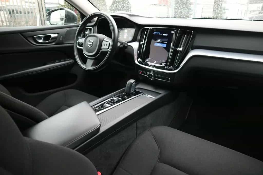 Volvo V60 Kombi B3 Aut. Momentum Pro .*AHK*XENIUM* 11/2020-photo-22