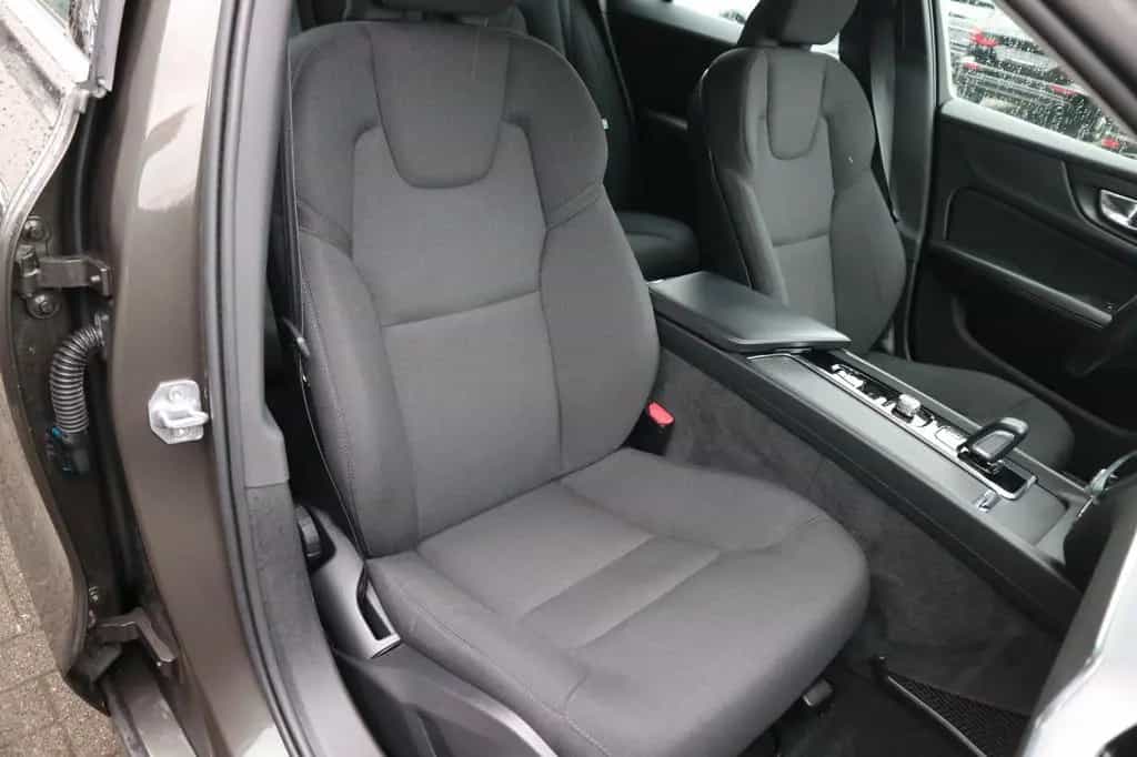 Volvo V60 Kombi B3 Aut. Momentum Pro .*AHK*XENIUM* 11/2020-photo-23