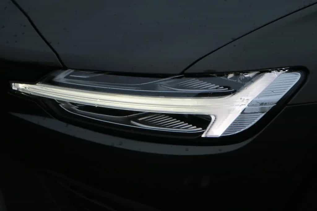 Volvo V60 Kombi B3 Aut. Momentum Pro .*AHK*XENIUM* 11/2020-photo-5