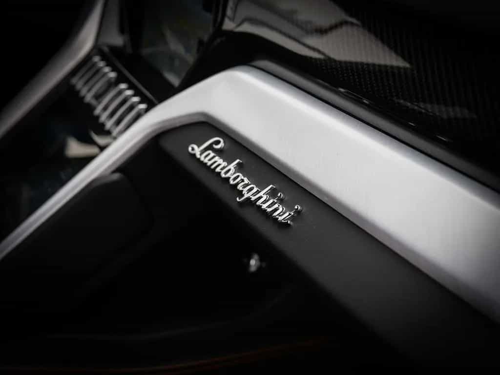 Lamborghini Urus Grigio Keres Matt, Full Exterior Carbon 06/2020-photo-24