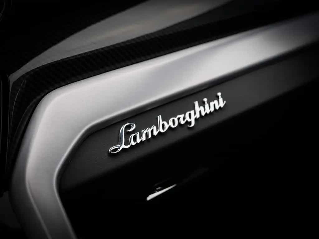 Lamborghini Urus Grigio Keres Matt, Full Exterior Carbon 06/2020-photo-27