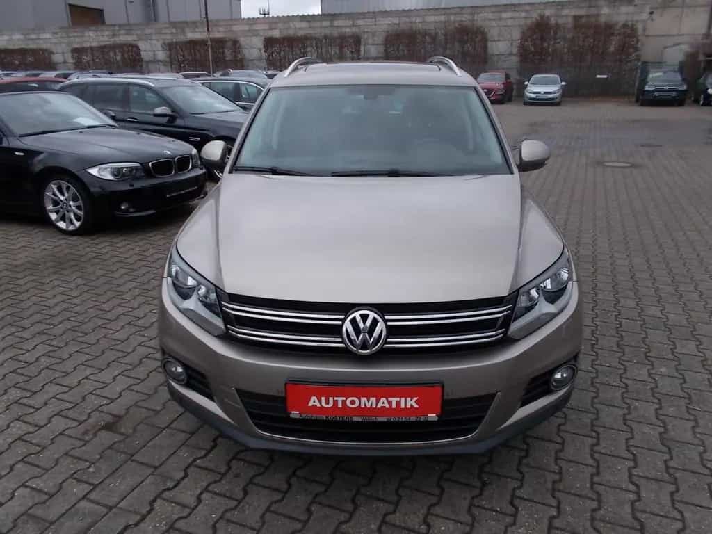 Volkswagen Tiguan Lounge AHK, Navi PANO-Dach, zus.Winterräd 08/2015-photo-1