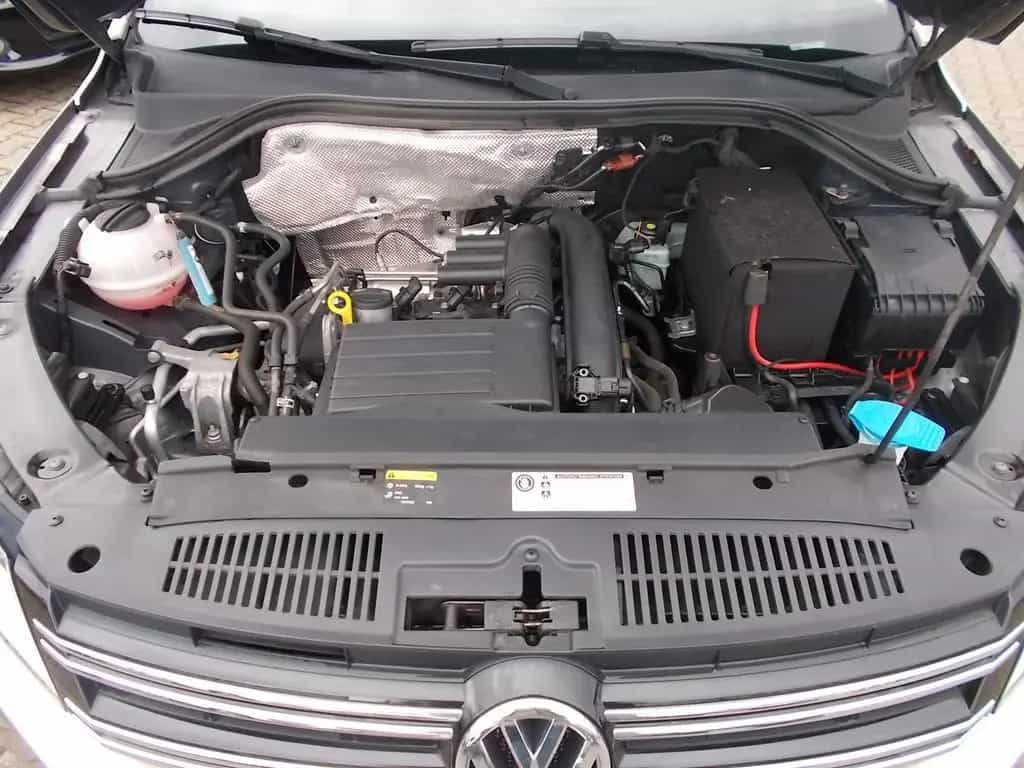 Volkswagen Tiguan Lounge AHK, Navi PANO-Dach, zus.Winterräd 08/2015-photo-10