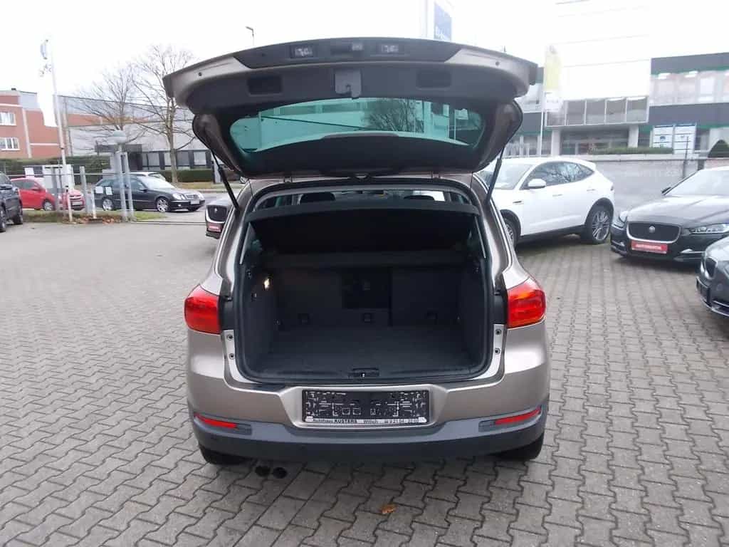 Volkswagen Tiguan Lounge AHK, Navi PANO-Dach, zus.Winterräd 08/2015-photo-12