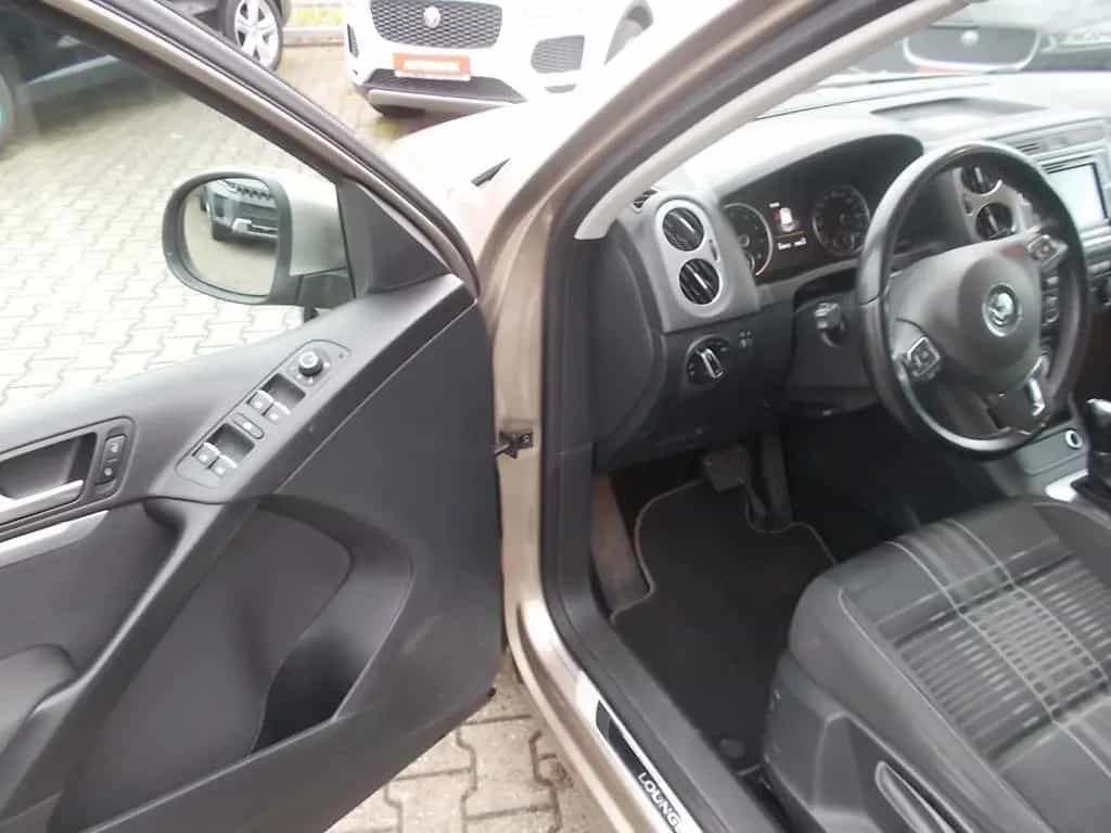 Volkswagen Tiguan Lounge AHK, Navi PANO-Dach, zus.Winterräd 08/2015-photo-15