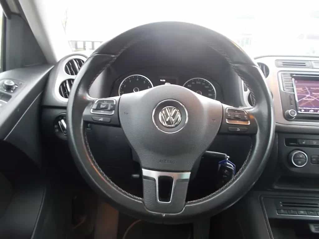 Volkswagen Tiguan Lounge AHK, Navi PANO-Dach, zus.Winterräd 08/2015-photo-19