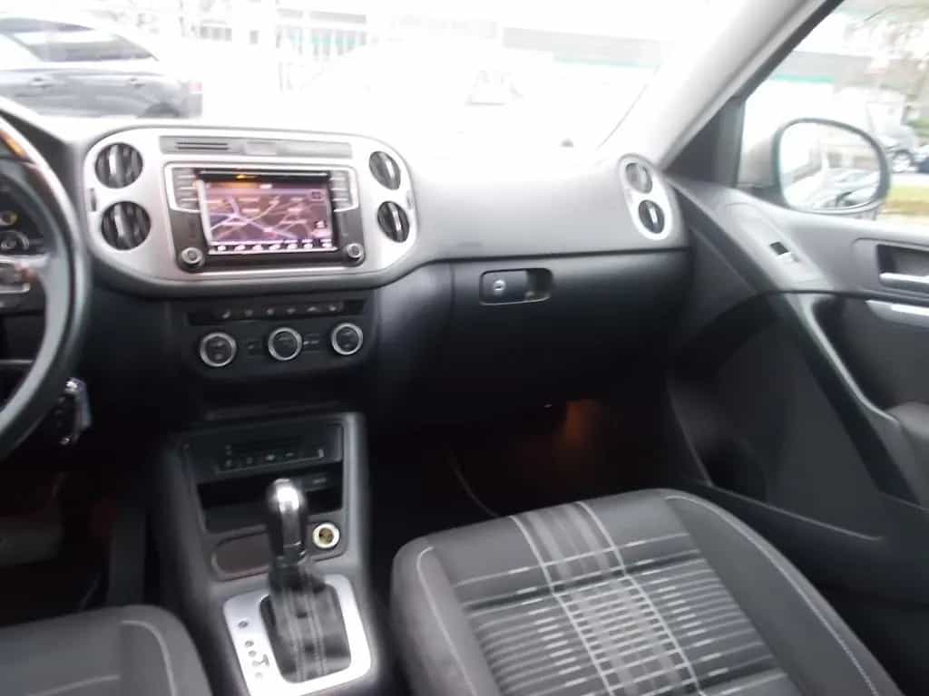 Volkswagen Tiguan Lounge AHK, Navi PANO-Dach, zus.Winterräd 08/2015-photo-20