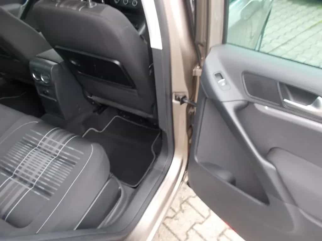 Volkswagen Tiguan Lounge AHK, Navi PANO-Dach, zus.Winterräd 08/2015-photo-27
