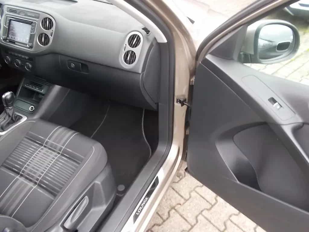 Volkswagen Tiguan Lounge AHK, Navi PANO-Dach, zus.Winterräd 08/2015-photo-29