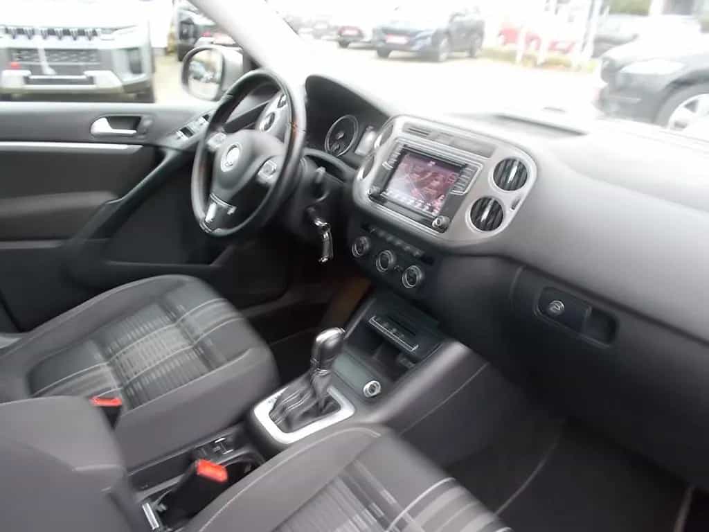 Volkswagen Tiguan Lounge AHK, Navi PANO-Dach, zus.Winterräd 08/2015-photo-30