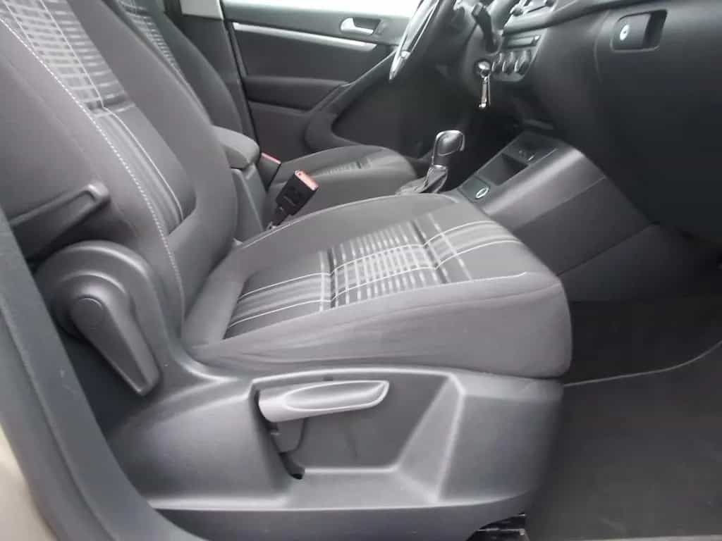 Volkswagen Tiguan Lounge AHK, Navi PANO-Dach, zus.Winterräd 08/2015-photo-31