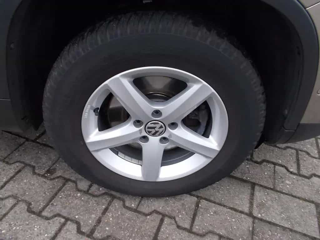 Volkswagen Tiguan Lounge AHK, Navi PANO-Dach, zus.Winterräd 08/2015-photo-8