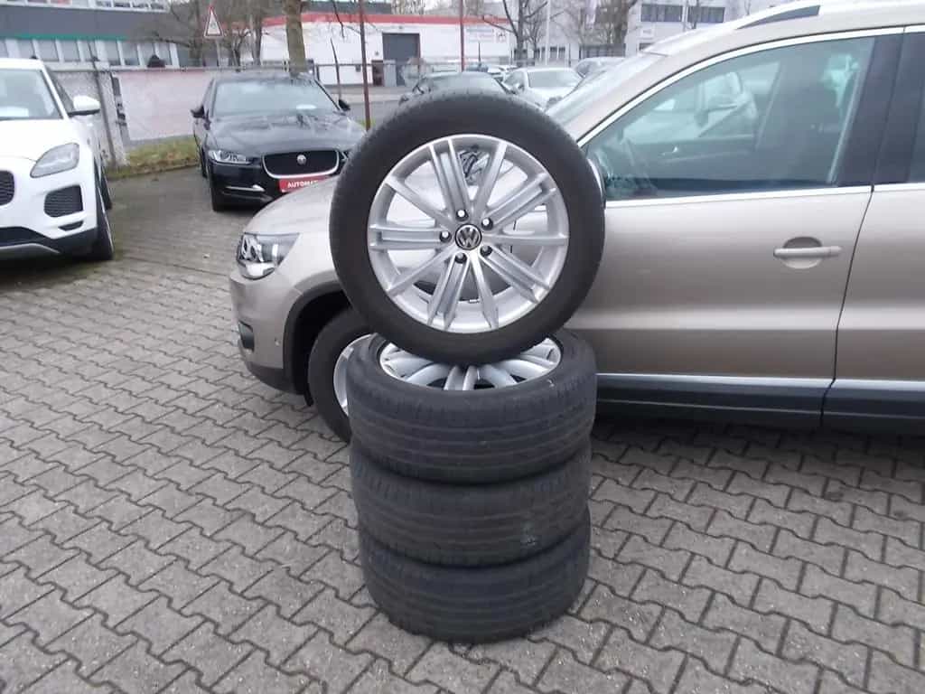 Volkswagen Tiguan Lounge AHK, Navi PANO-Dach, zus.Winterräd 08/2015-photo-9