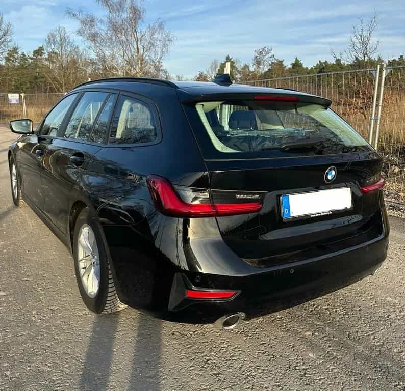 BMW 3 Series 320d Touring Advantage Automatik Advantage 12/2020-photo-3
