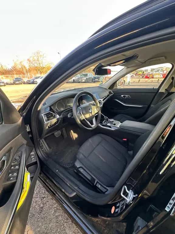 BMW 3 Series 320d Touring Advantage Automatik Advantage 12/2020-photo-5