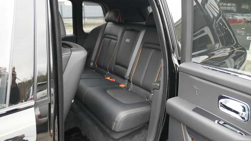 Rolls-Royce Cullinan Black Badge Bespoke/Starlight/MY2023 04/2023-photo-16
