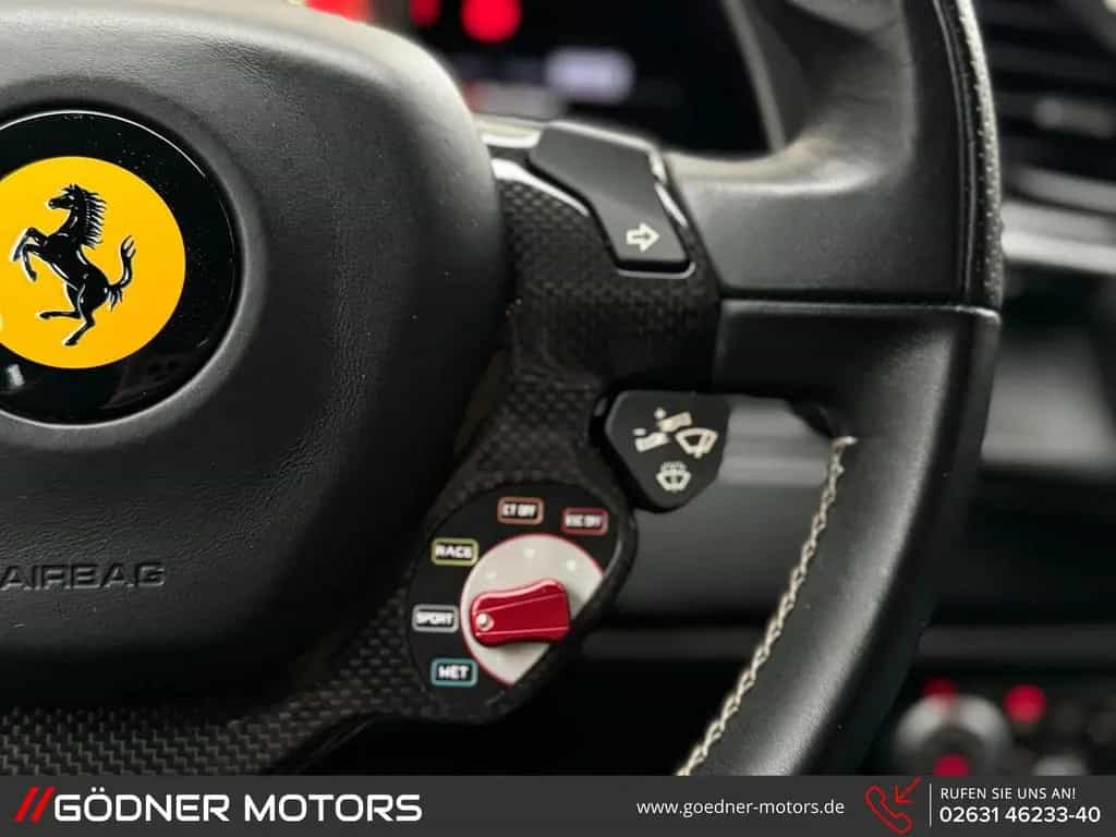 Ferrari 488 GTB DE-FZG/STEUER19%/KERAMIK/CARBON/RACIN... 01/2016-photo-12
