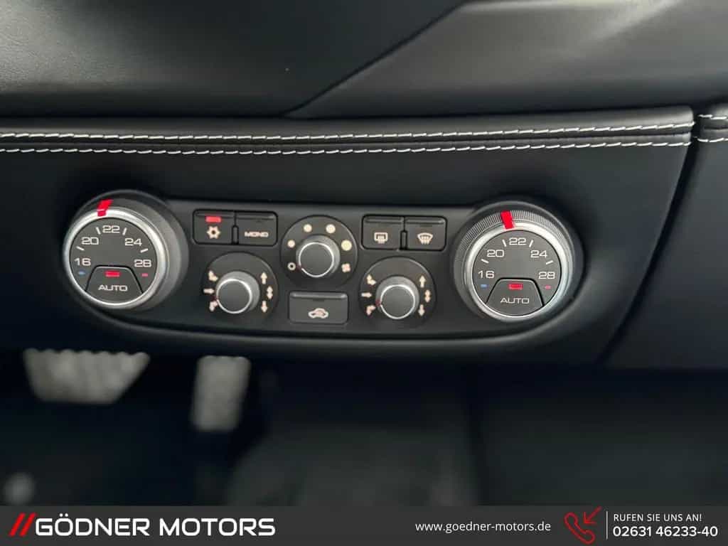 Ferrari 488 GTB DE-FZG/STEUER19%/KERAMIK/CARBON/RACIN... 01/2016-photo-17