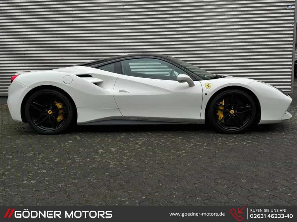 Ferrari 488 GTB DE-FZG/STEUER19%/KERAMIK/CARBON/RACIN... 01/2016-photo-2