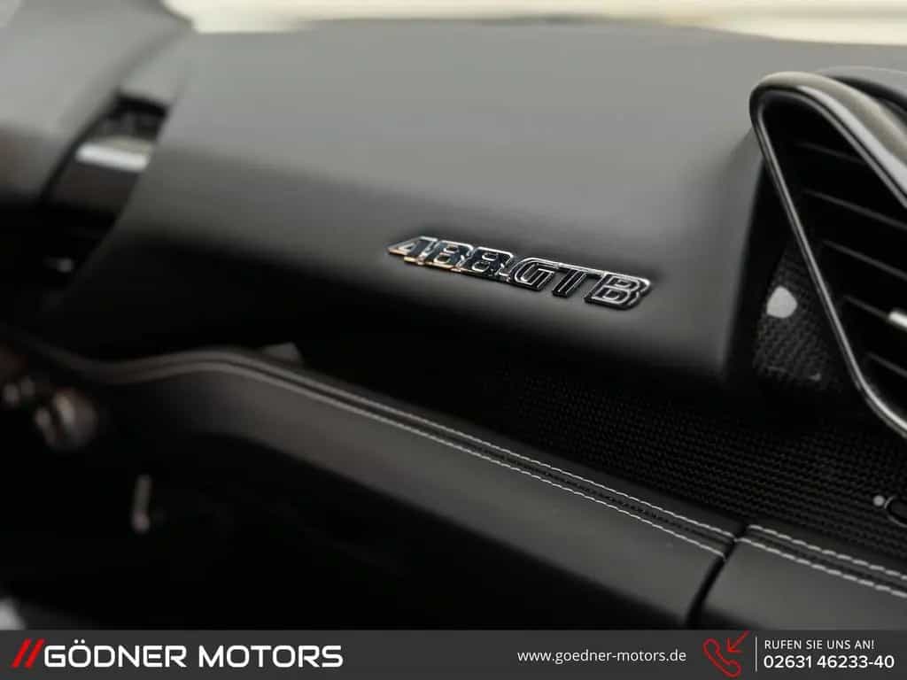 Ferrari 488 GTB DE-FZG/STEUER19%/KERAMIK/CARBON/RACIN... 01/2016-photo-21