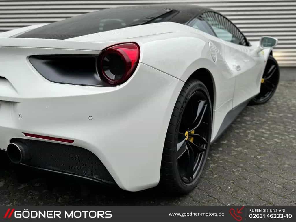 Ferrari 488 GTB DE-FZG/STEUER19%/KERAMIK/CARBON/RACIN... 01/2016-photo-26