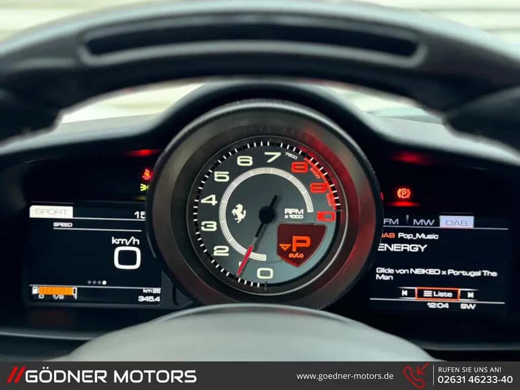 Ferrari 488 GTB DE-FZG/STEUER19%/KERAMIK/CARBON/RACIN... 01/2016-photo-8