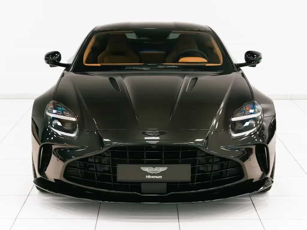 Aston Martin V8 Vantage Vantage Coupe | Minotaur Green / Oxford Tan | 01/2025-photo-2