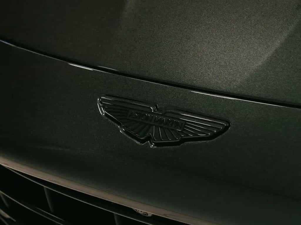 Aston Martin V8 Vantage Vantage Coupe | Minotaur Green / Oxford Tan | 01/2025-photo-22