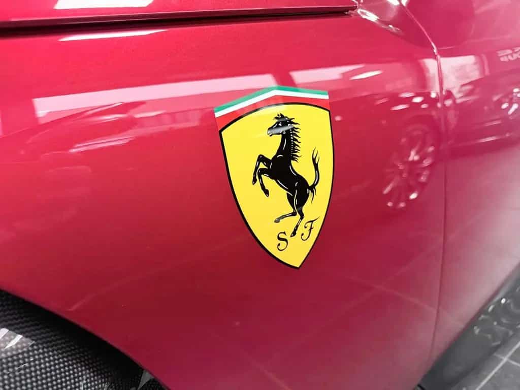 Ferrari Purosangue -Painted Logo-Full Carbon-Pano-JBL- 26 null-photo-6