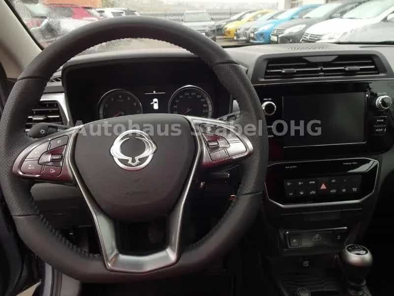Ssangyong Tivoli Quartz 1,5 6MT 12/2024-photo-8