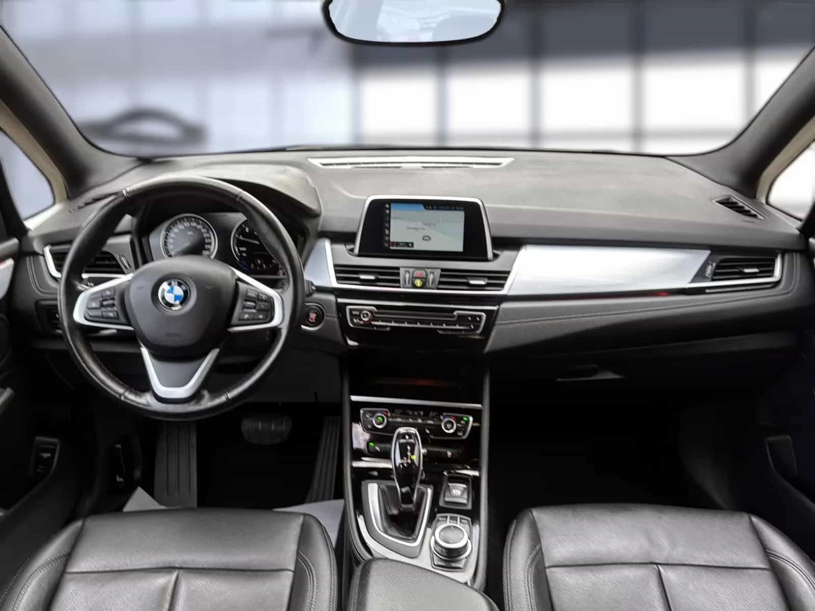 BMW 2 Series 10/2018-photo-11