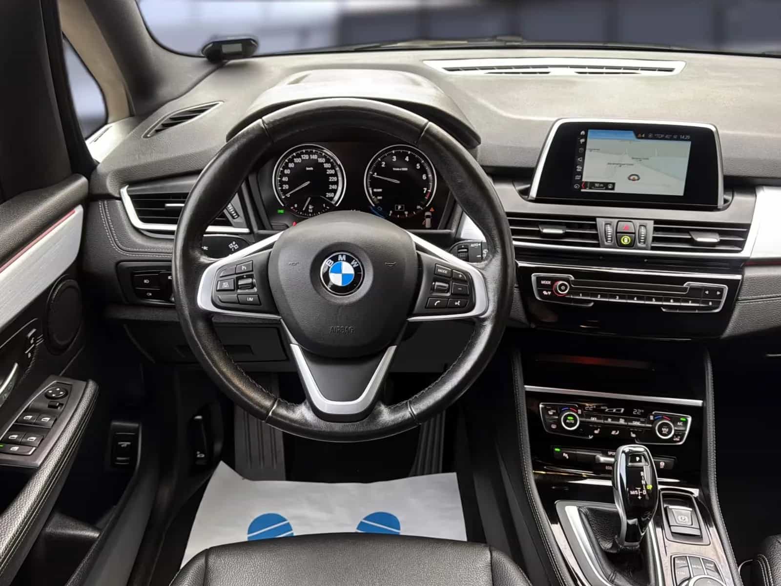BMW 2 Series 10/2018-photo-12