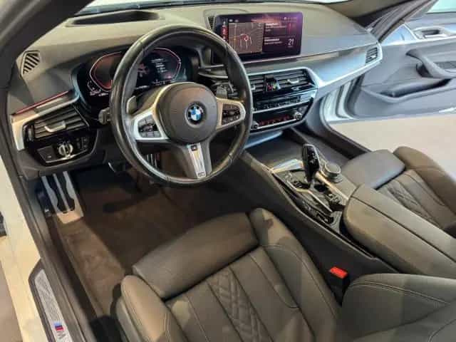 BMW 5 Series 520 d Touring M Sport HUD+Laserlicht+LenkradHZG 02/2023-photo-8