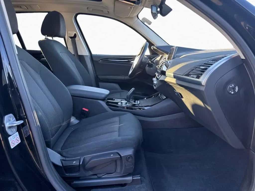 BMW X3 xDrive 20dA LivePl,LED,Pano,StHzg,Alu19,HUD 10/2020-photo-12