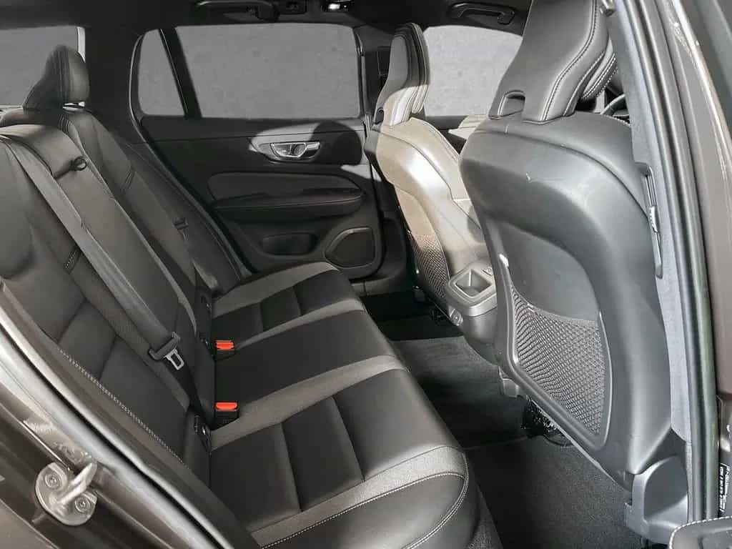 Volvo V60 B4 Diesel Plus Dark ACC/Schiebedach/360°/Sit 06/2022-photo-4