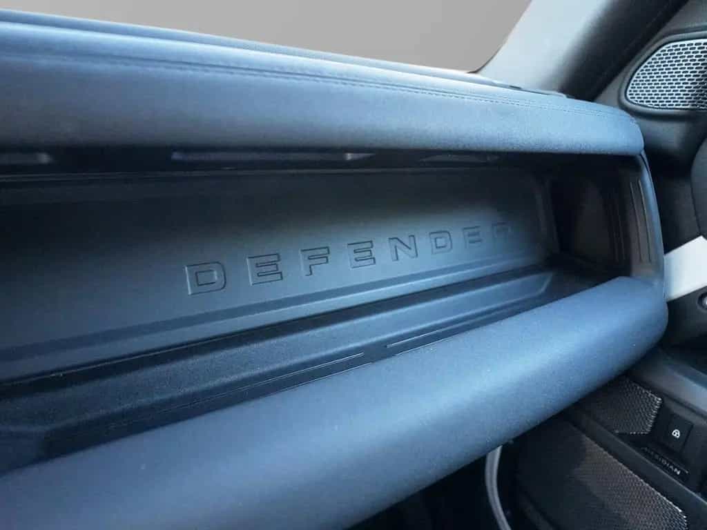 Land Rover Defender 90 X-Dynamic SE Black Pack Fuji White 07/2023-photo-19