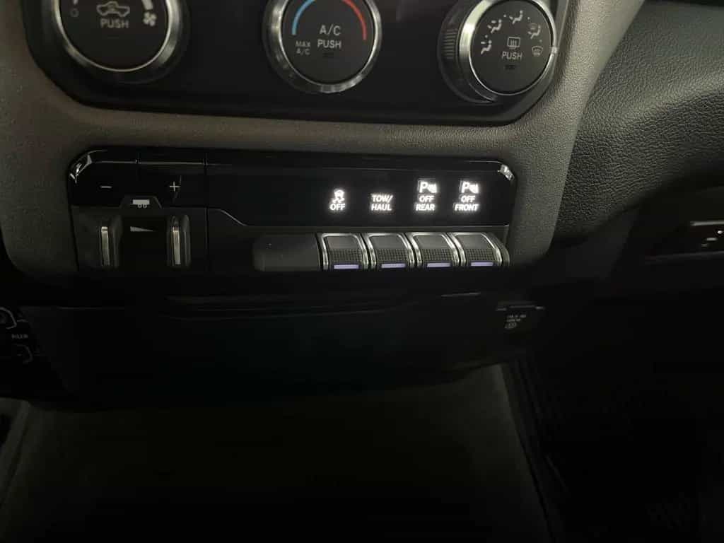 Dodge RAM 5,7l V8 *Longbed /AHK / SHZ/ 4x4* 11/2022-photo-19