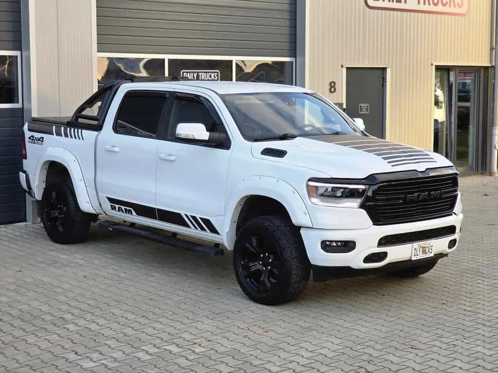 Dodge RAM 1500 5.7 4x4 Bighorn LED Kamera AHK Rollbar 05/2020-photo-1