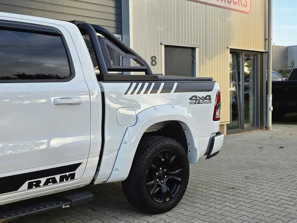 Dodge RAM 1500 5.7 4x4 Bighorn LED Kamera AHK Rollbar 05/2020-photo-15