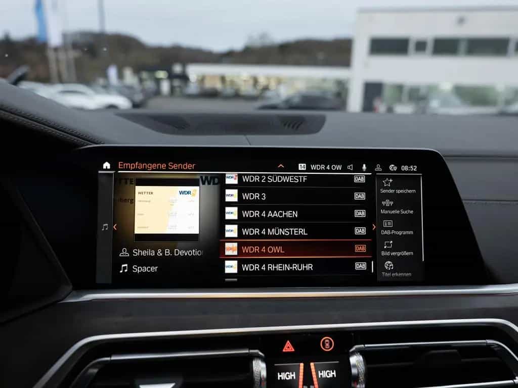 BMW X5 xDrive 40d M-Sport PANO AHK HUD 360° LASER 11/2022-photo-17