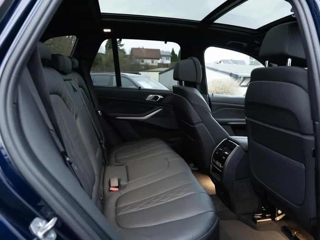 BMW X5 xDrive 40d M-Sport PANO AHK HUD 360° LASER 11/2022-photo-9