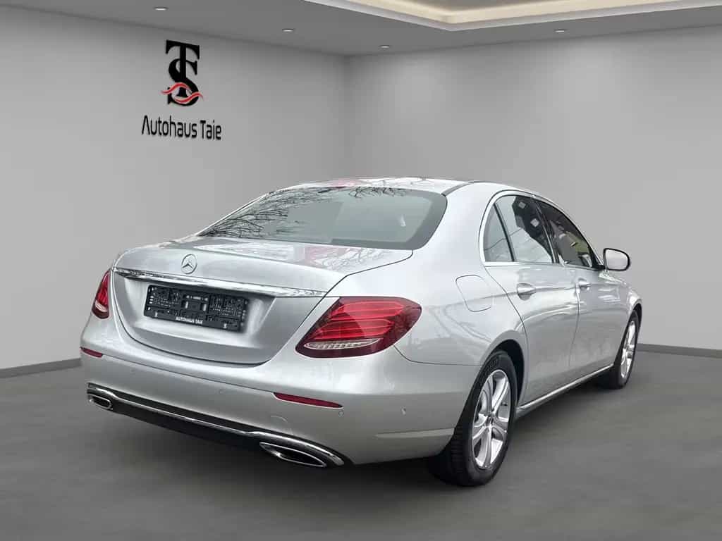 Mercedes-Benz E-Class 200 CGI Lim. 9G|Avantgarde|Kam|8XALU|LED 05/2017-photo-4