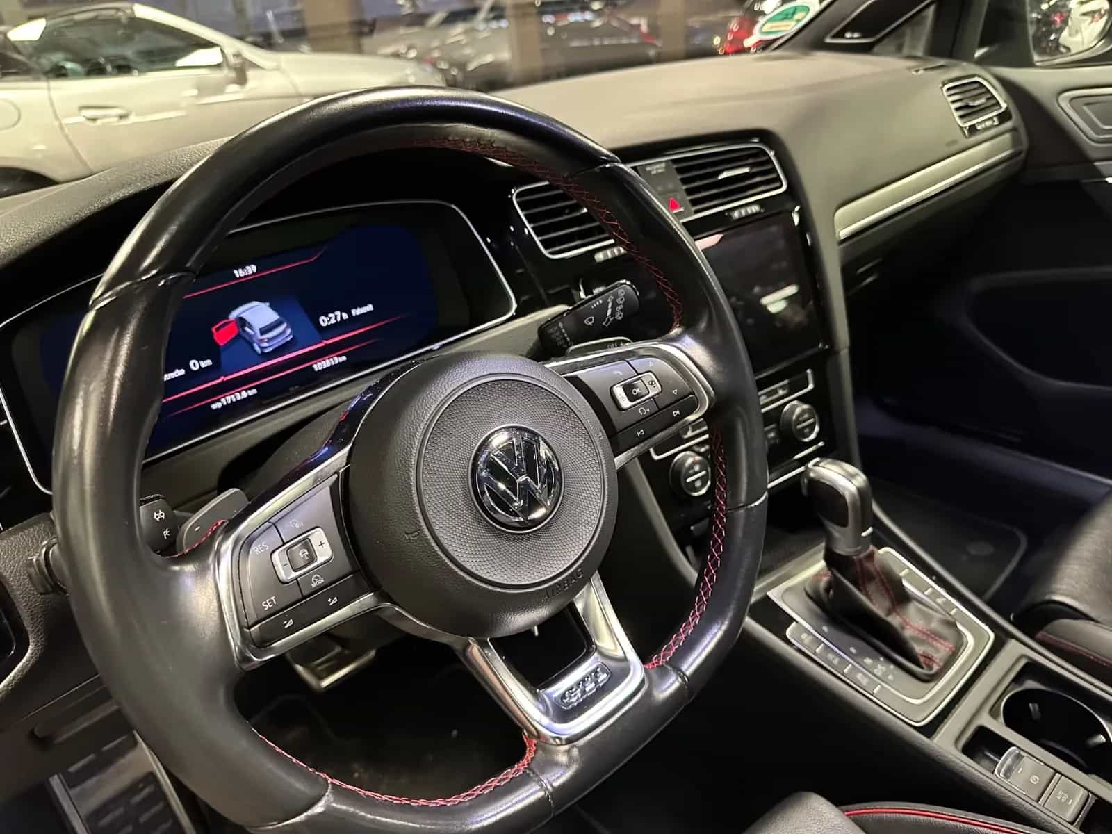 Volkswagen Golf 03/2018-photo-16