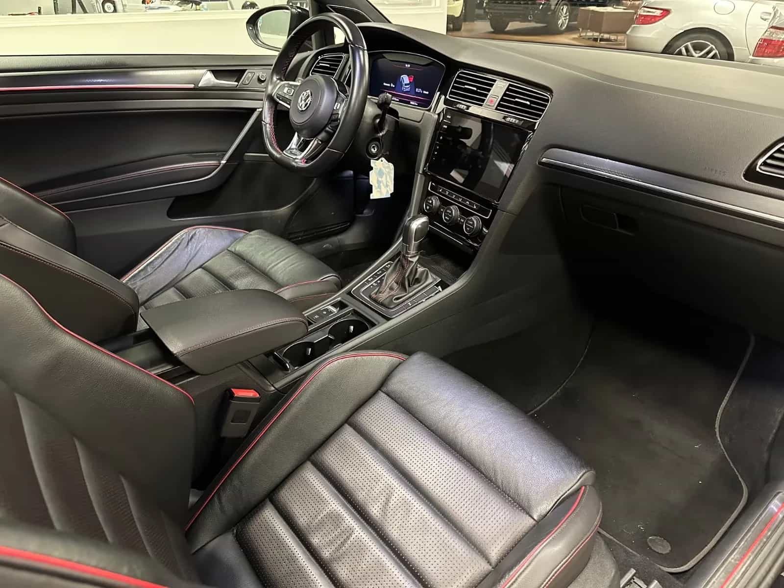 Volkswagen Golf 03/2018-photo-18