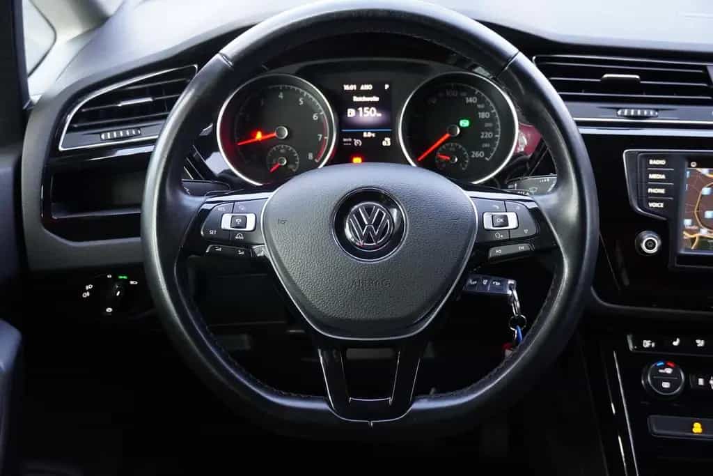 Volkswagen Touran 1.4 TSI DSG Highline LED ACC Standheizung 01/2017-photo-15