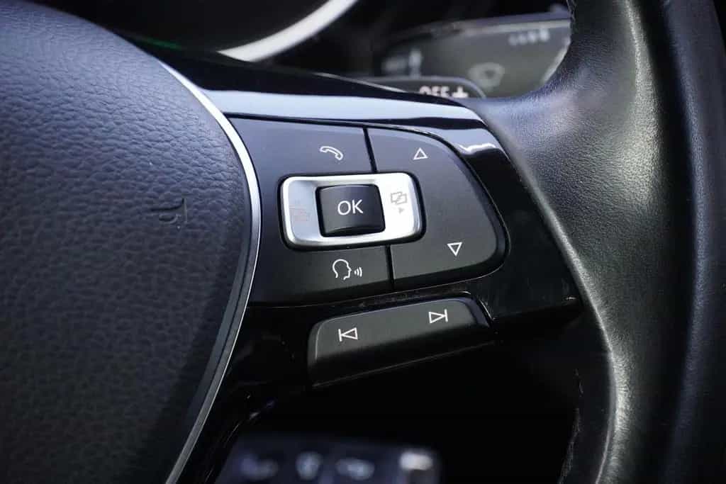 Volkswagen Touran 1.4 TSI DSG Highline LED ACC Standheizung 01/2017-photo-16