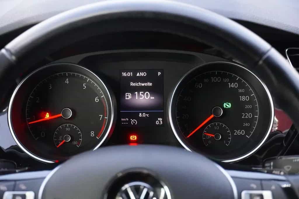Volkswagen Touran 1.4 TSI DSG Highline LED ACC Standheizung 01/2017-photo-18